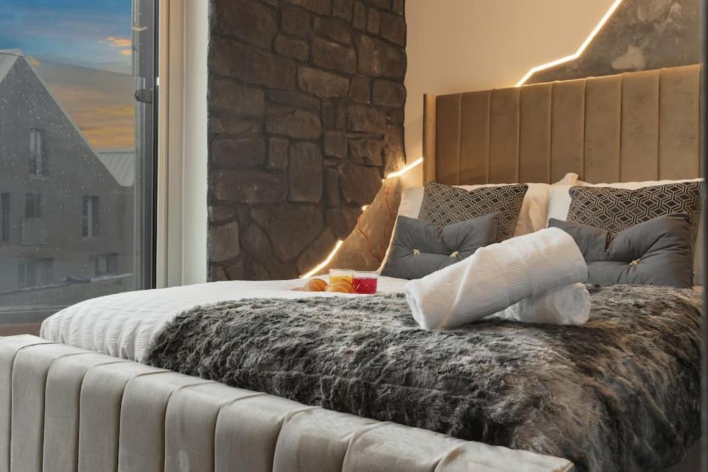 House Of Suede By Unis Estates